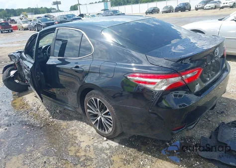 2018 Toyota Camry Se z USA, uszkodzony, nr VIN 4T1B11HKXJU142654